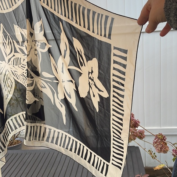 Black & Cream Color Chiffon Shawl / Wrap - Picture 7 of 12